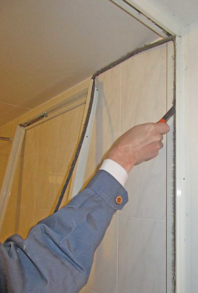 浴室ドアの交換 カバー工法