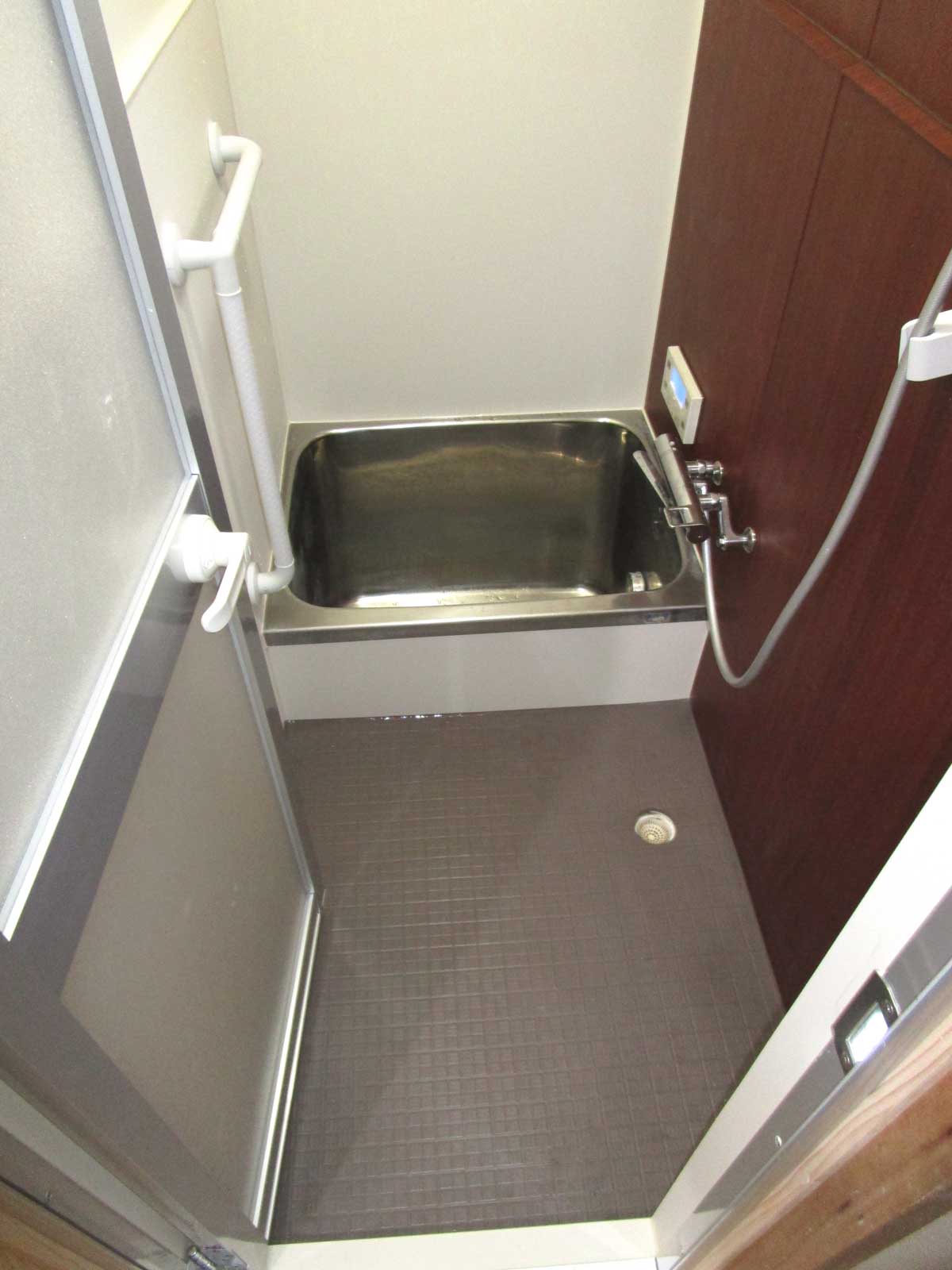 ユニットバスが入らない狭小住宅の浴室