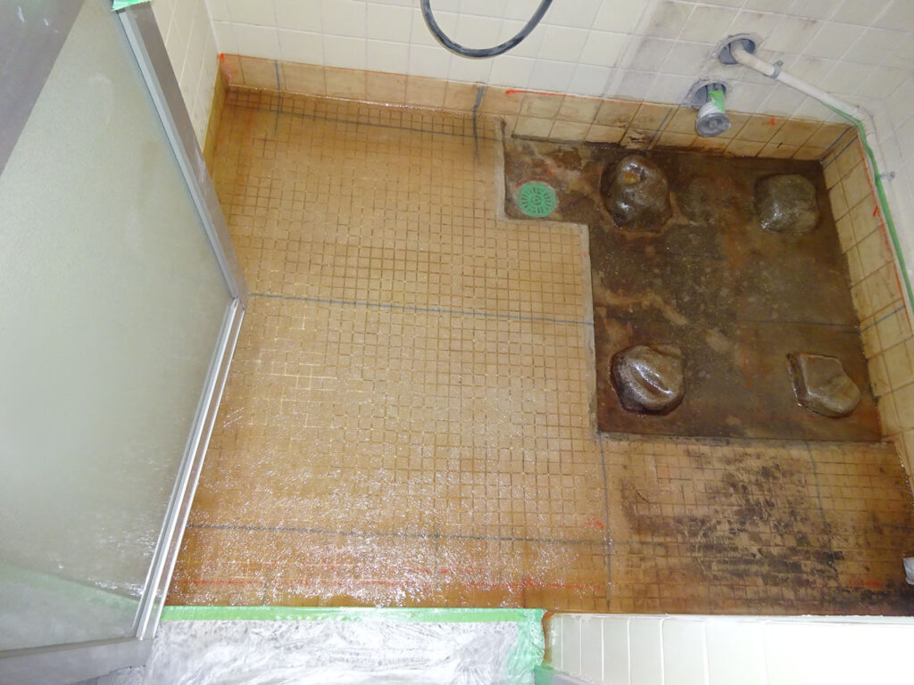 浴室の水漏れに Frp防水工事 株式会社バスシステムデザイン研究所