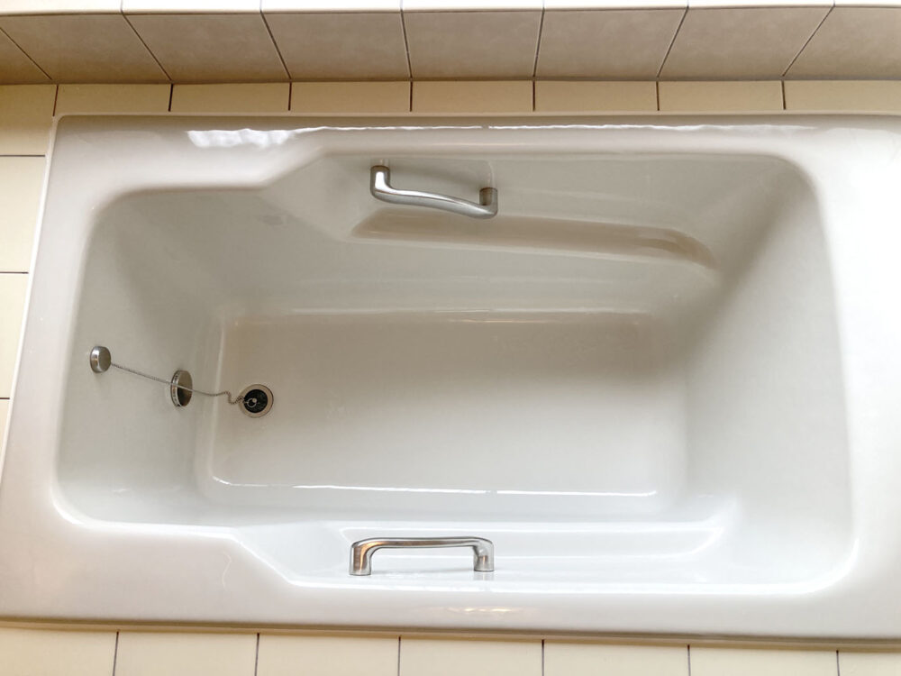 【施工事例】塗装が剥がれている浴槽の塗装工事